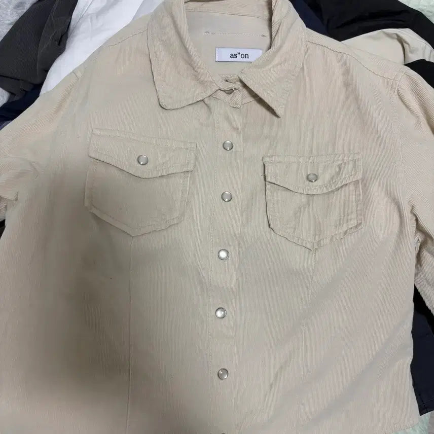 [BUNJANG] AZONE Corduroy Shirt Ivory / 애즈온 제니스 코듀로이셔츠
