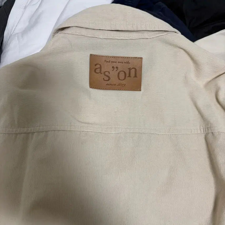 [BUNJANG] AZONE Corduroy Shirt Ivory / 애즈온 제니스 코듀로이셔츠