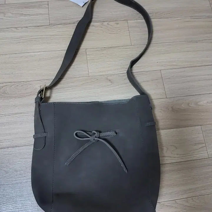 [BUNJANG] Ribbon Detail Grey Shoulder Bag / 리본 장식 회색 숄더백