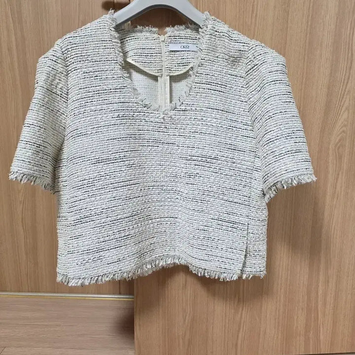 [BUNJANG] ORR Tweed Deep V-Neck Blouse L / 오르 ORR  트위드 딥넥 블라우스 L