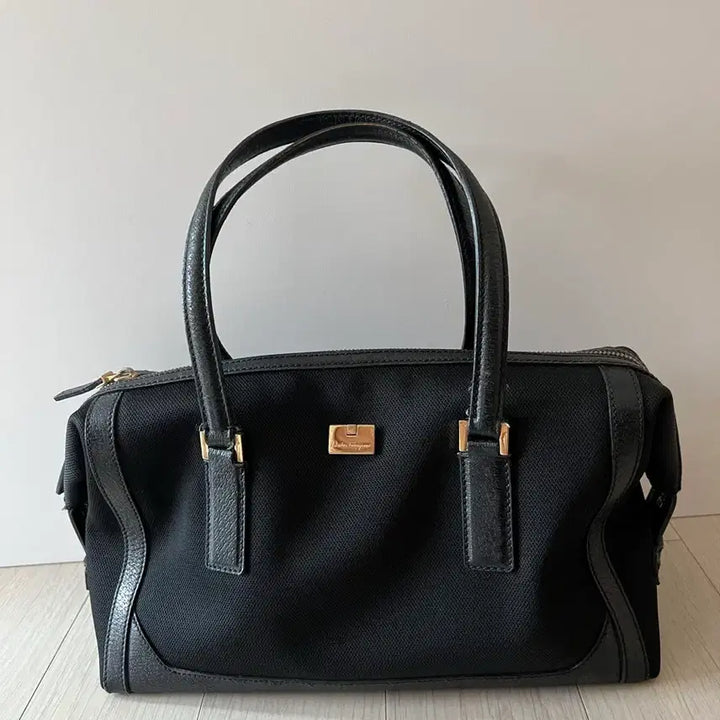 [BUNJANG] Salvatore Ferragamo Black Leather Gold Logo Tote Bag / 페라가모