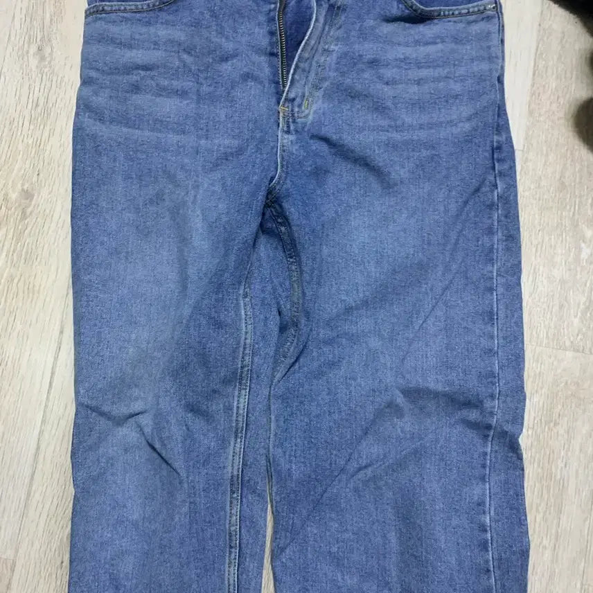 [BUNJANG] Minimal Code Semi Wide Denim Jeans / 미니멀코드 세미 와이드 데님 중청 M
