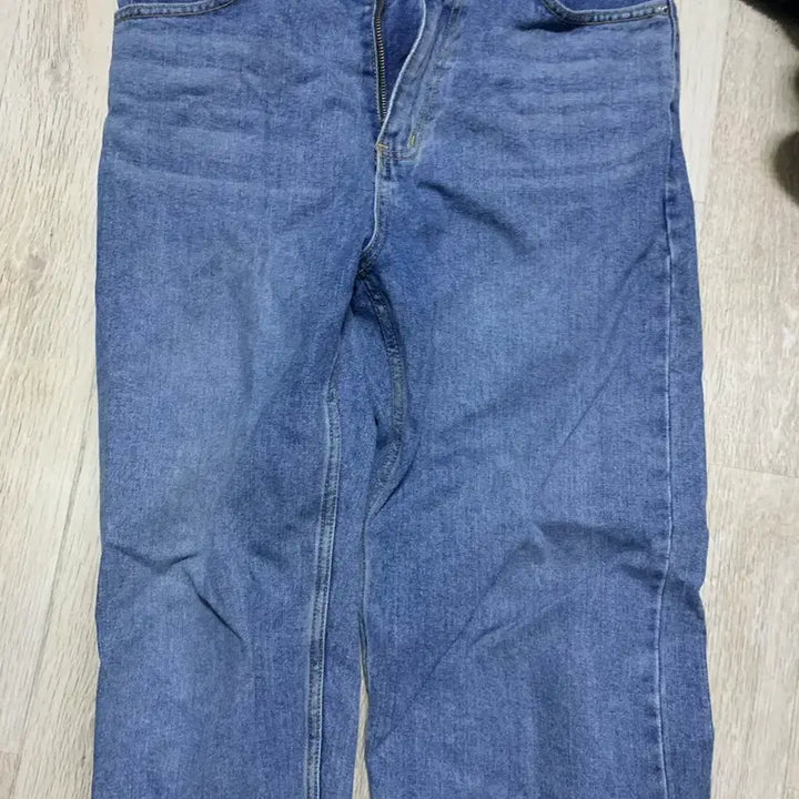 [BUNJANG] Minimal Code Semi Wide Denim Jeans / 미니멀코드 세미 와이드 데님 중청 M