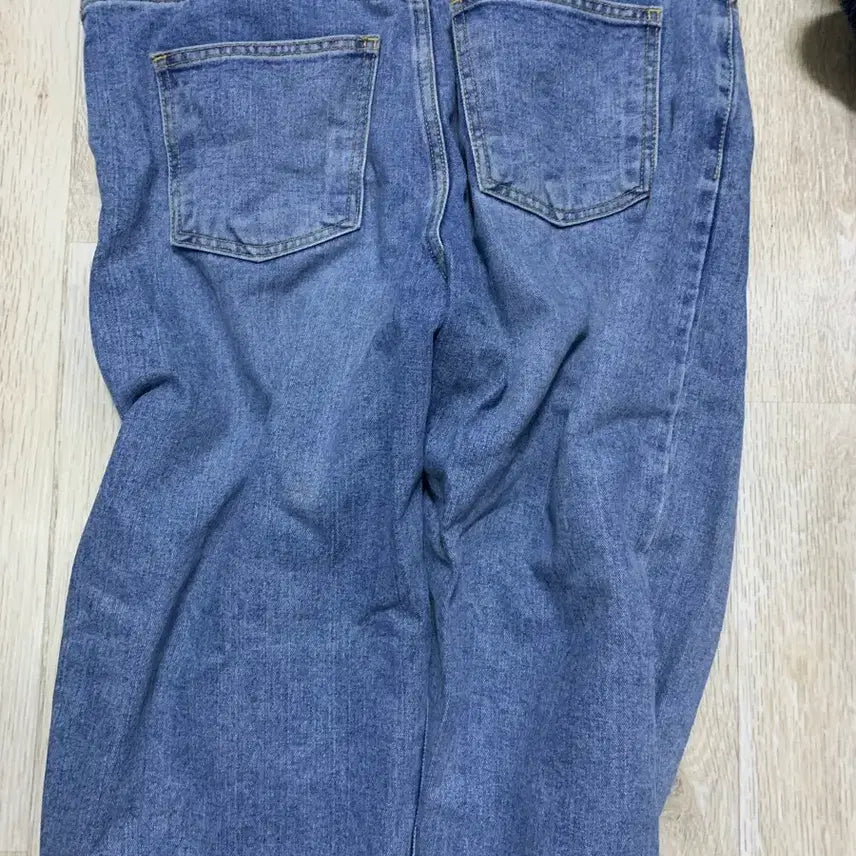 [BUNJANG] Minimal Code Semi Wide Denim Jeans / 미니멀코드 세미 와이드 데님 중청 M