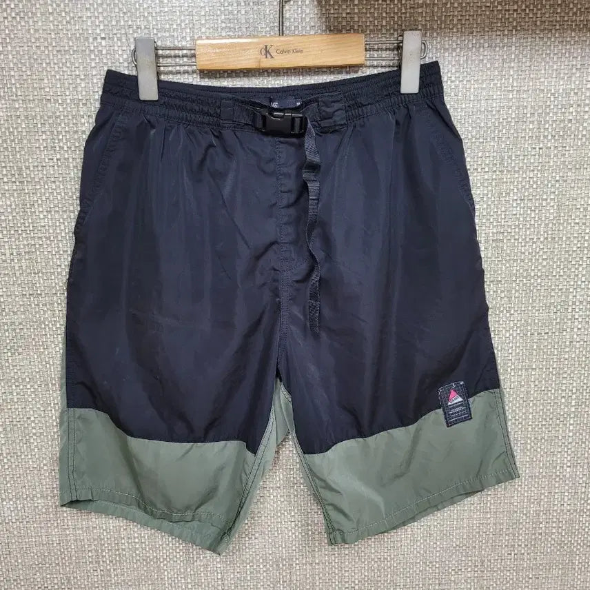 [BUNJANG] Vans Nylon Outdoor Shorts - Size M / M사이즈 반스 나일론 반바지 아웃도어 VANS