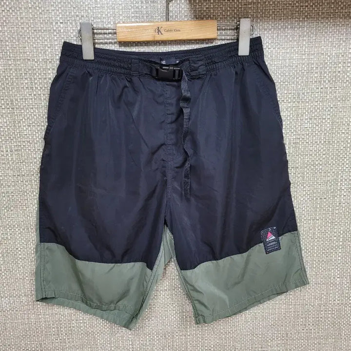 [BUNJANG] Vans Nylon Outdoor Shorts - Size M / M사이즈 반스 나일론 반바지 아웃도어 VANS