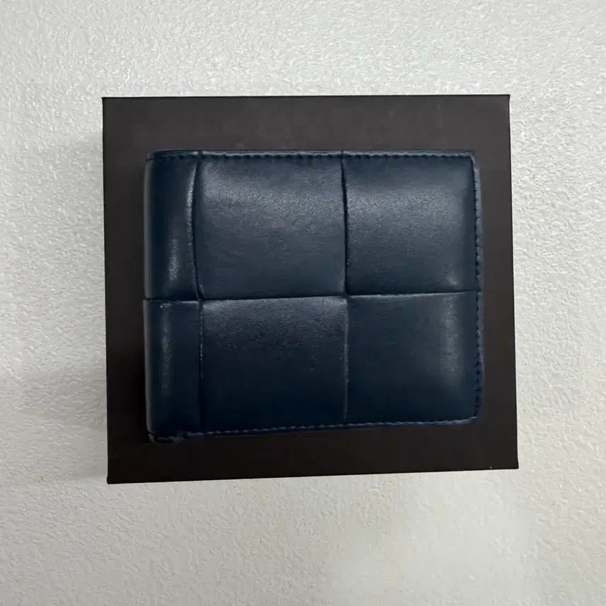 [BUNJANG] Bottega Veneta Cassette Bi-Fold Wallet / [OS] 보태가 베네타 카세트 폴더형 지갑