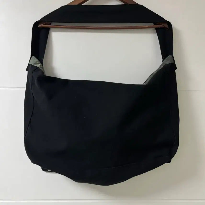 [BUNJANG] Covernat Canvas Mail Bag / 커버낫 크로스백