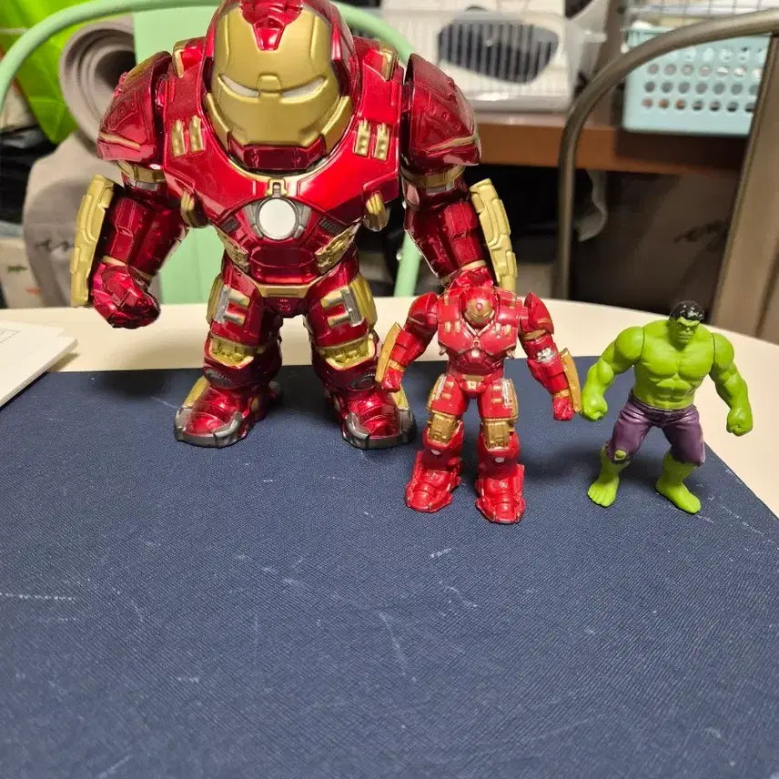 [BUNJANG] Marvel Metacore Hulkbuster &amp; Hulk Figure Set / 마블 메타코레 헐크버스터,헐크 피규어 세트