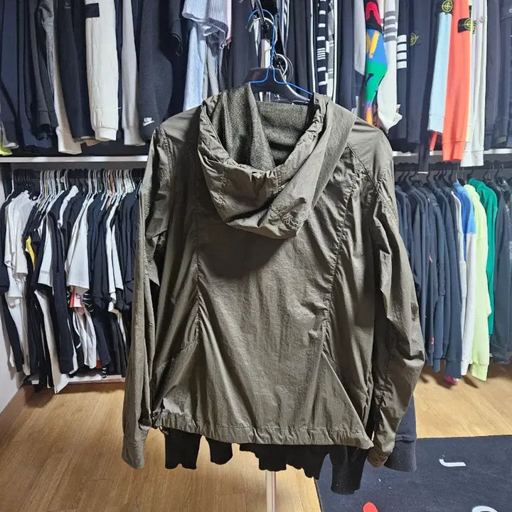 [BUNJANG] National Geographic Patch Khaki Windbreaker Jacket Unisex / 내셔널지오그래픽 패치 카키 바람막이쟈켓 (남녀공용) 1회착용