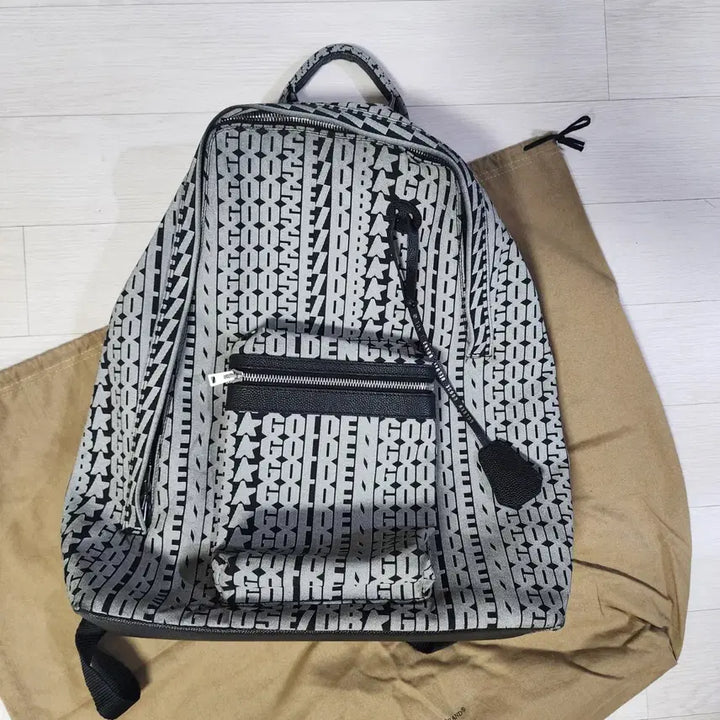 [BUNJANG] Golden Goose Deluxe Brand Leather Backpack / GGDB 골든구스 정품 백팩