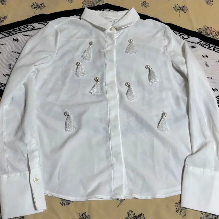 [BUNJANG] BY ME White Blouse with Tassel and Pearl Detail / BY ME 흰색 블라우스 태슬 장식 새상품