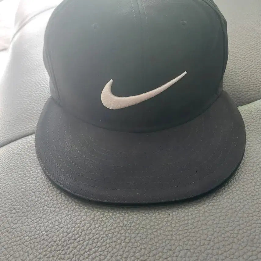 [BUNJANG] Nike Golf Black Snapback Hat / 나이키골프  블랙 스냅백 모자