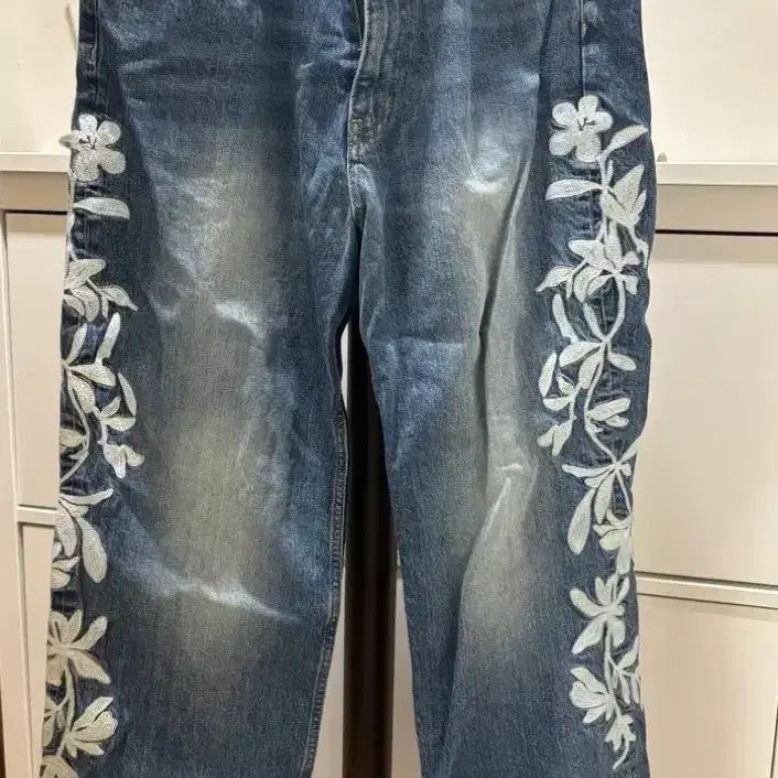 [BUNJANG] Tuin Vain Washed Denim Jeans / Tuin 투인 바인 데님 워시드 블루