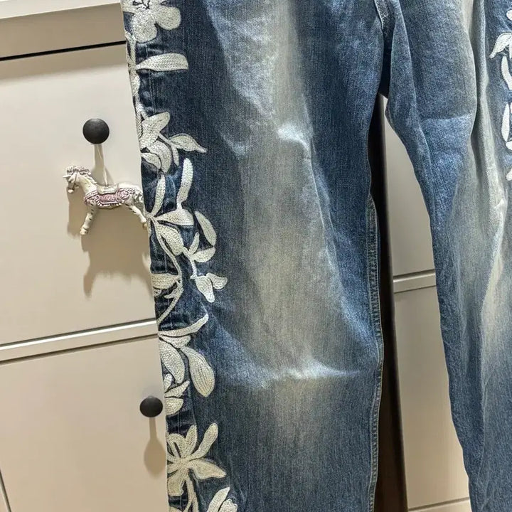 [BUNJANG] Tuin Vain Washed Denim Jeans / Tuin 투인 바인 데님 워시드 블루