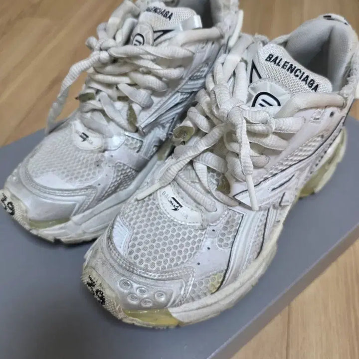 [BUNJANG] Balenciaga Runner White / 발렌시아가 러너 화이트 E39 팝니다