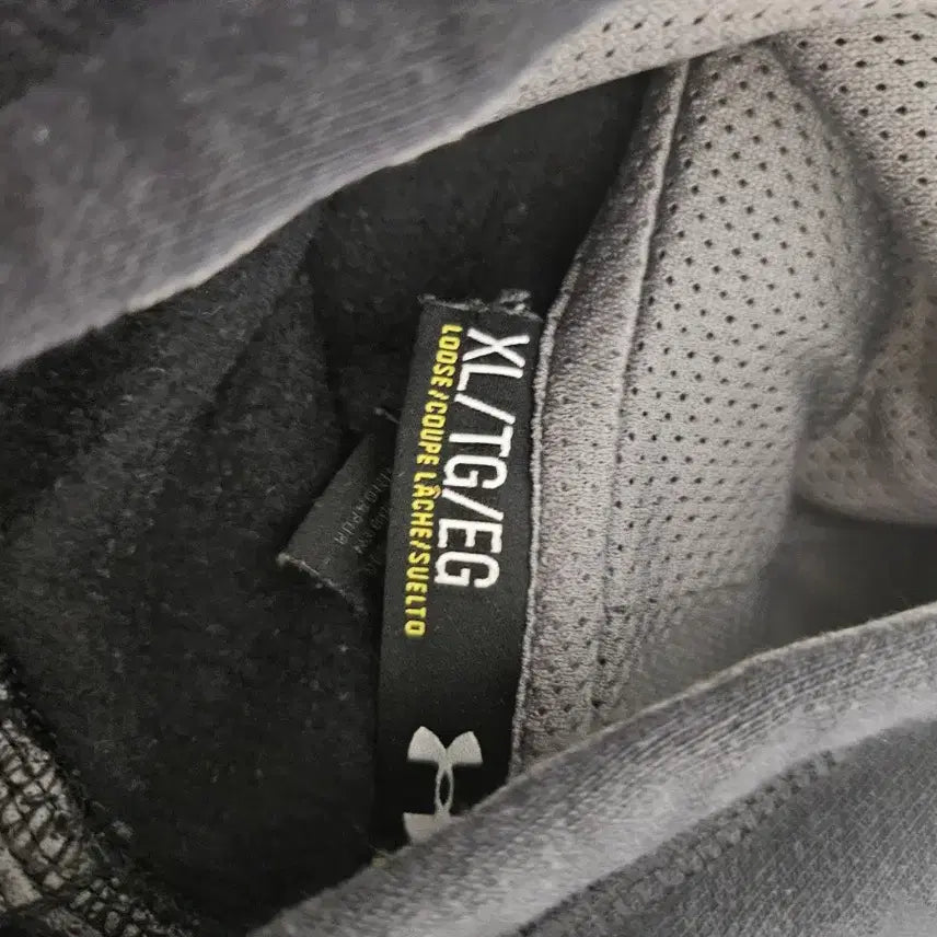 [BUNJANG] Under Armour Black Fleece Hoodie XL / 언더아머 블랙 기모 후드 xl