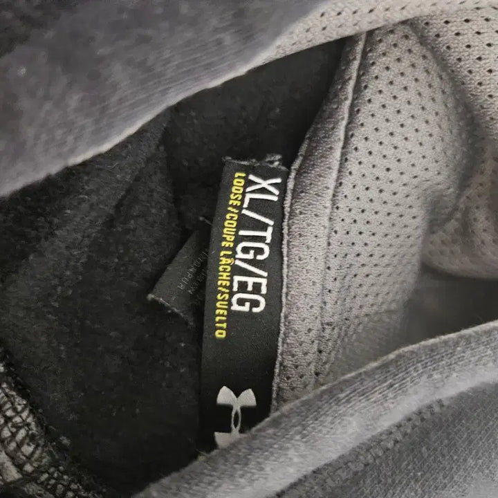 [BUNJANG] Under Armour Black Fleece Hoodie XL / 언더아머 블랙 기모 후드 xl