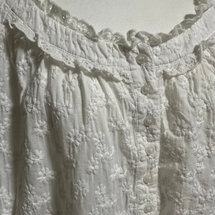 [BUNJANG] Vintage Floral Embroidered White Lace Blouse / 빈티지 꽃자수 화이트 레이스 블라우스 모리 모리걸 아오이유우