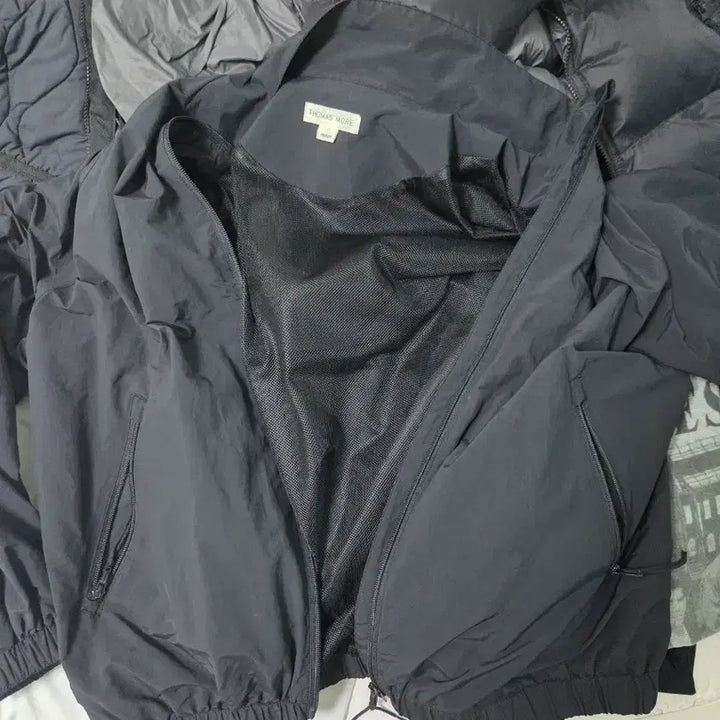 [BUNJANG] Thomasmore Black Windbreaker Jacket Size M / 토마스모어 블랙 바람막이 자켓 m 사이즈