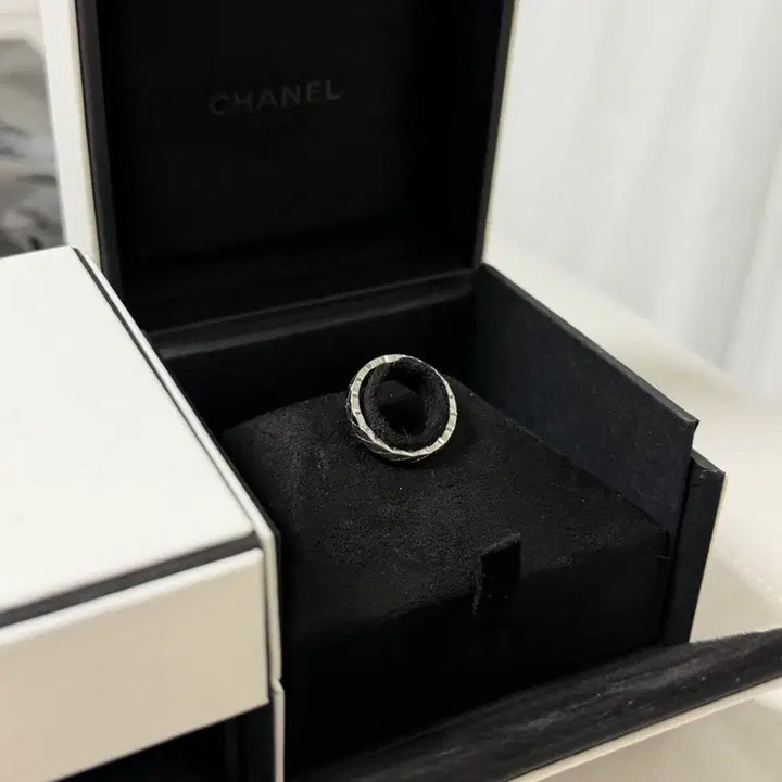 [BUNJANG] Chanel Ring Cases Set (2 pcs) - Full Set / 샤넬반지 케이스 2개 세트 풀구성 (케이스가2개 더블링용 1 홀반지용1)