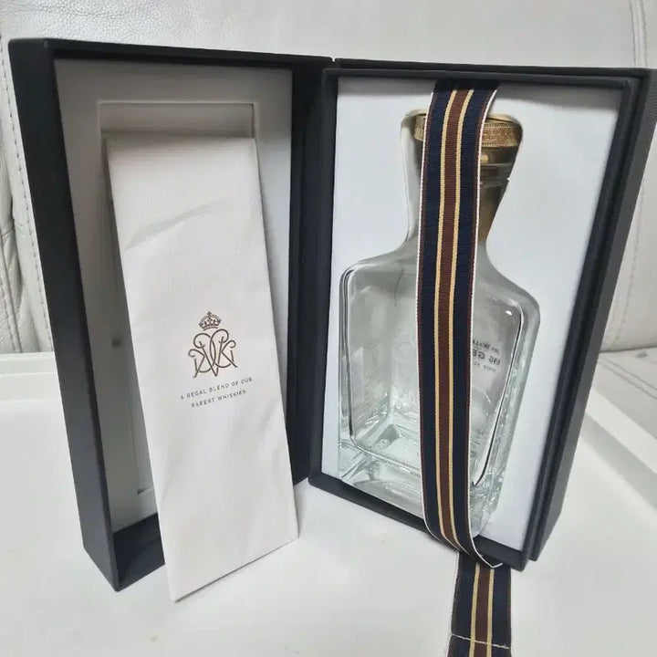 [BUNJANG] Johnnie Walker King George V, Royal Salute 21, Blue Label Empty Bottles Bundle / 조니워커 킹 조지 5세 위스키 공병외