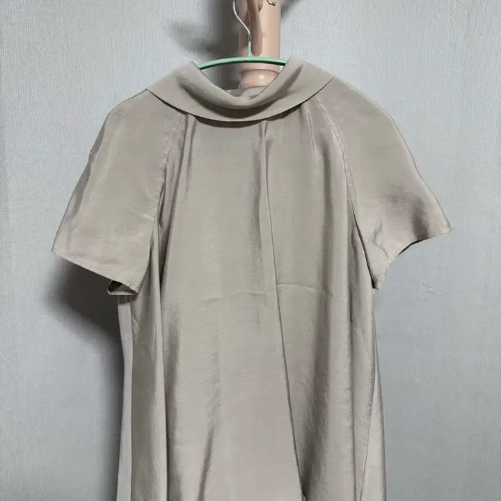 [SOLD OUT] 이아 블라우스 eaah LYLA FLARE BLOUSE 블라우스