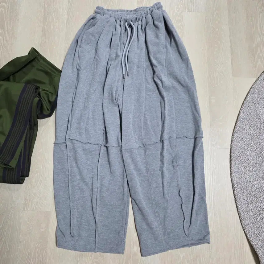 [BUNJANG] Poker Face Track Pants Size 46 / 포커페이스 트랙 팬츠 46사이즈