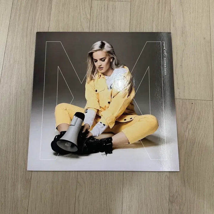 [BUNJANG] Anne Marie Yellow Translucent Colored Vinyl LP / Anne marie 앤마리 LP