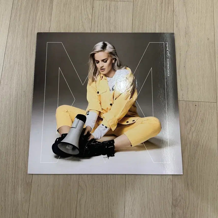 [BUNJANG] Anne Marie Yellow Translucent Colored Vinyl LP / Anne marie 앤마리 LP