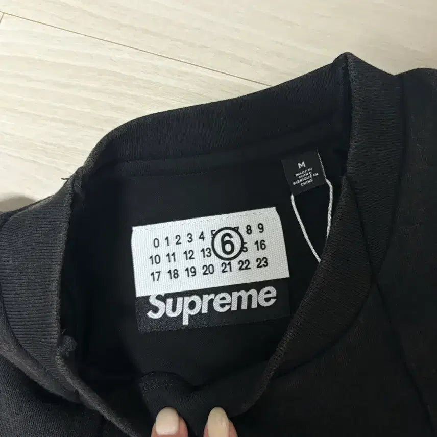 [BUNJANG] Supreme Maison Margiela Split Short Sleeve Top Black M / 슈프림 마르지엘라 콜라보 스플릿 숏슬리브 탑 블랙 M