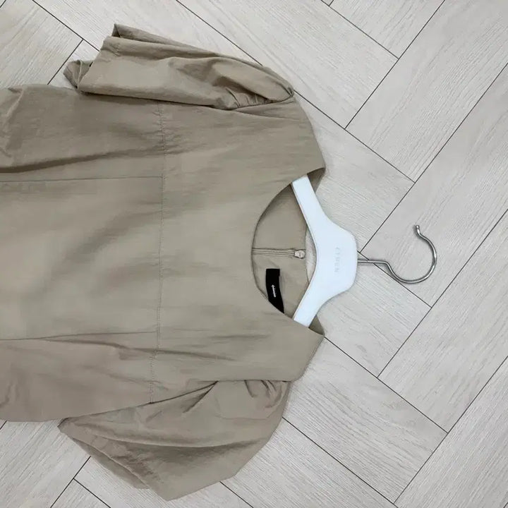 [BUNJANG] ETMONT Side Shirring Long Dress (Beige, S) / 에트몽 사이드 셔링 원피스(베이지,s사이즈)
