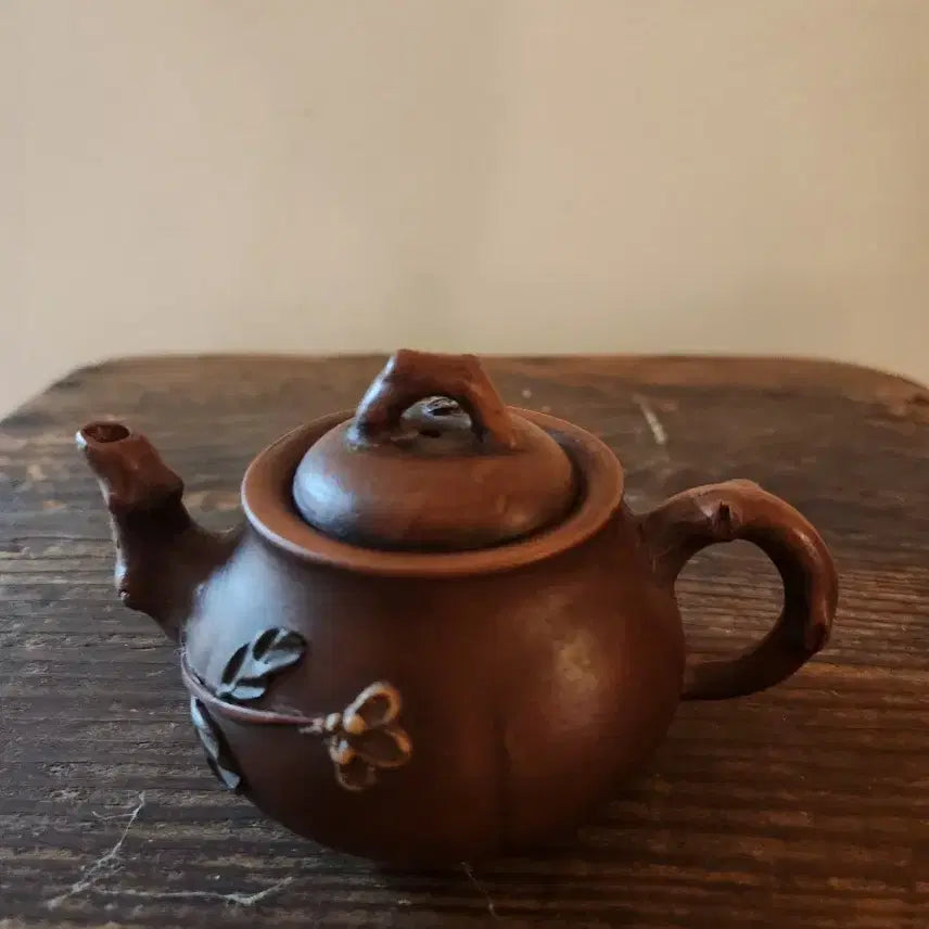 [BUNJANG] Artist Signed Celadon Porcelain Teapot (120ml) / 고색창연의 미학, 작가 수결 육방식 자사호