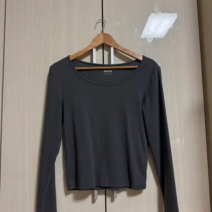 [BUNJANG] Giordano U-Neck Long Sleeve T-Shirt Charcoal M / 지오다노 U넥 긴팔티