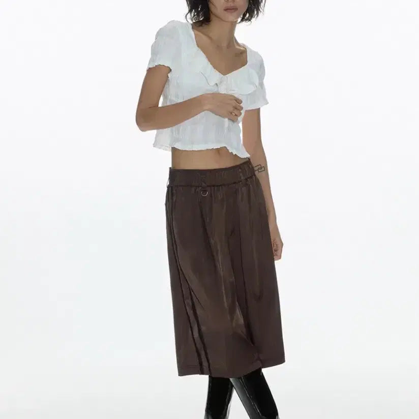 [BUNJANG] Milowoman Satin Lace Track Shorts [Deep Brown] / 밀로우먼 사틴 레이스 트랙 쇼츠 [딥 브라운]