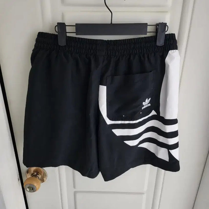 [BUNJANG] Adidas Black Logo Shorts / 아디다스 반바지