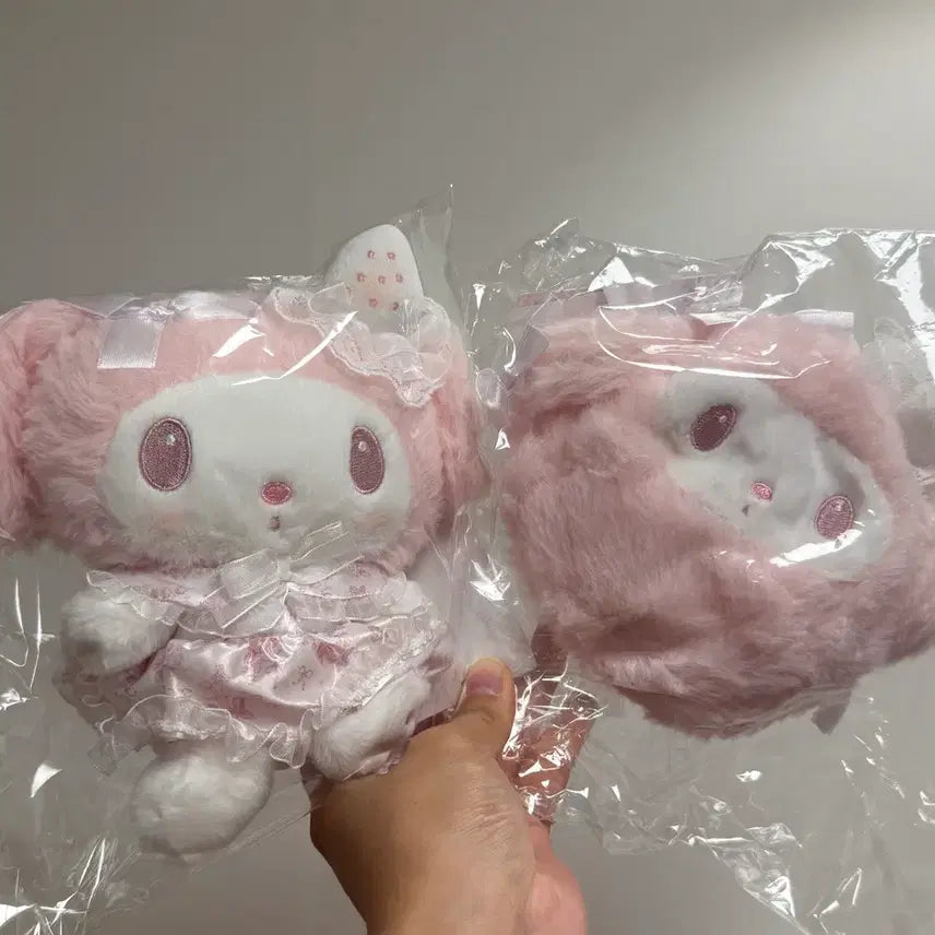 [BUNJANG] Sanrio My Melody Shiroichigo Plush Pouch / 산리오 마이멜로디 시로이치고 누이, 파우치