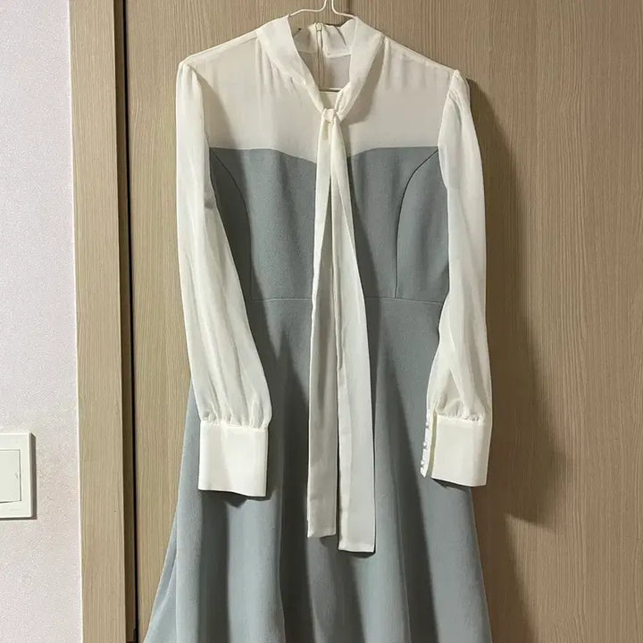 [BUNJANG] Sky Blue Chiffon Tie Detail Ribbon Dress / 하늘 쉬폰 타이 배색 리본 원피스 하객룩