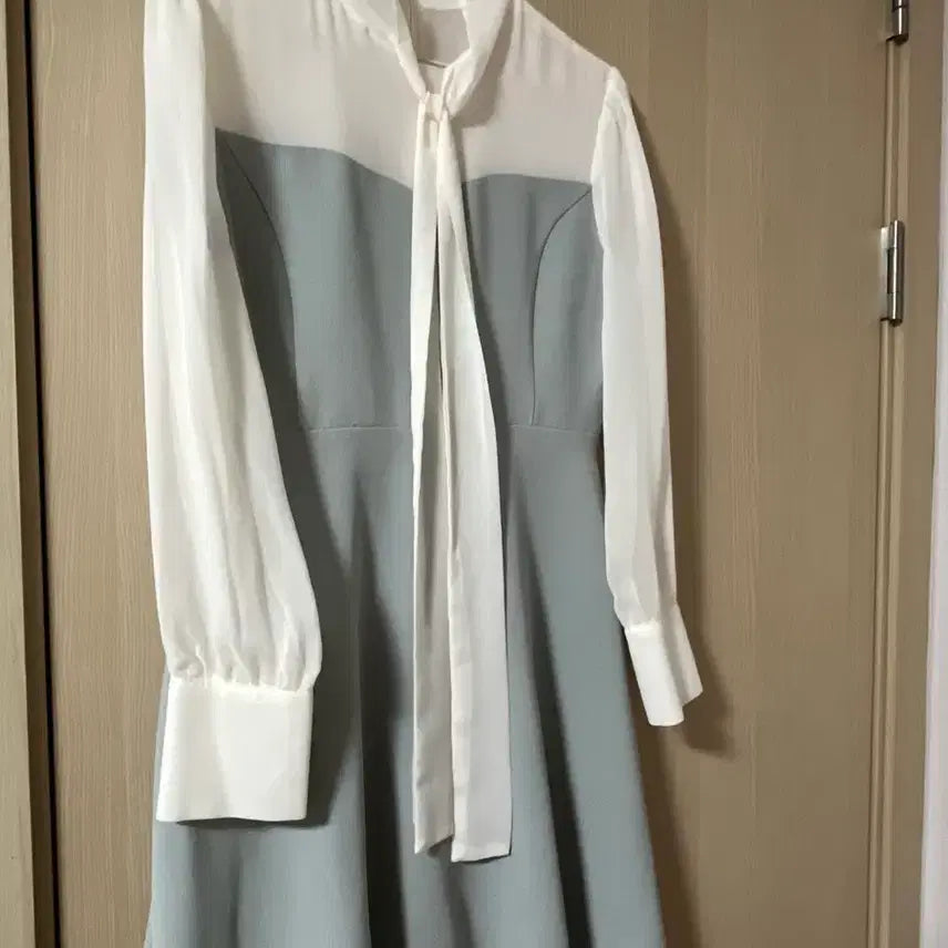 [BUNJANG] Sky Blue Chiffon Tie Detail Ribbon Dress / 하늘 쉬폰 타이 배색 리본 원피스 하객룩