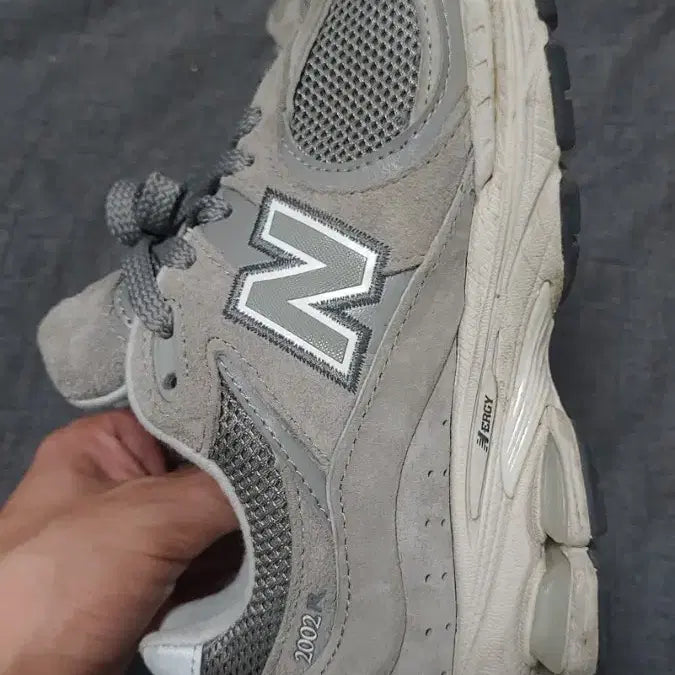 [BUNJANG] New Balance 2002R Sneakers 250 / 뉴발란스2002r 운동화 250