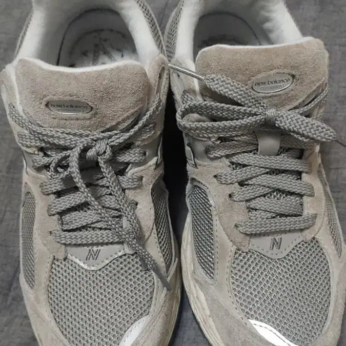[BUNJANG] New Balance 2002R Sneakers 250 / 뉴발란스2002r 운동화 250