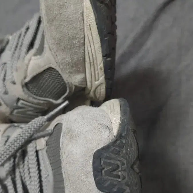 [BUNJANG] New Balance 2002R Sneakers 250 / 뉴발란스2002r 운동화 250
