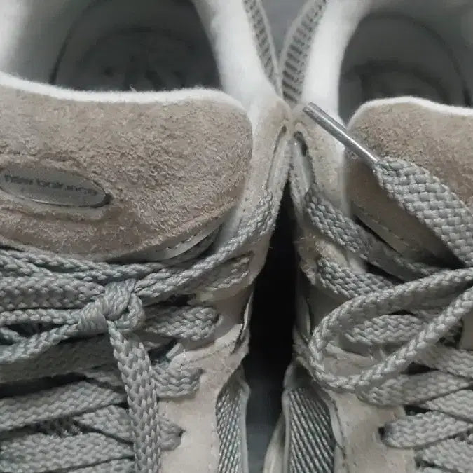 [BUNJANG] New Balance 2002R Sneakers 250 / 뉴발란스2002r 운동화 250