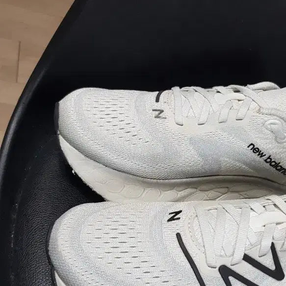 [BUNJANG] New Balance Fresh Foam Sneakers White 250 / 뉴발란스 프레쉬폼 운동화 흰색 250