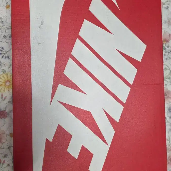[SOLD OUT] 나이키 보메로 5 크림 화이트 운동화