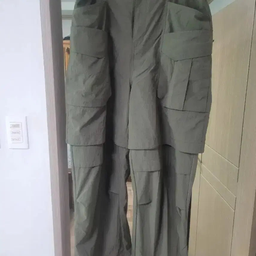 [BUNJANG] Juun.J Khaki Cargo Training Pants / 준지 바지 팝니다