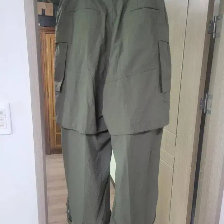 [BUNJANG] Juun.J Khaki Cargo Training Pants / 준지 바지 팝니다