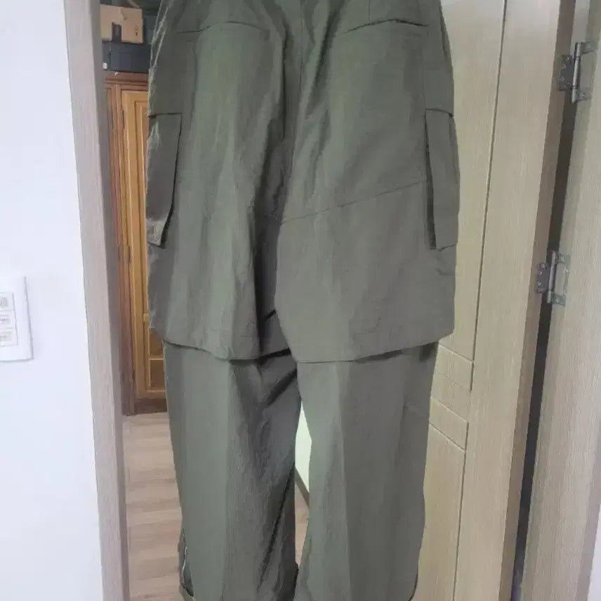 [BUNJANG] Juun.J Khaki Cargo Training Pants / 준지 바지 팝니다