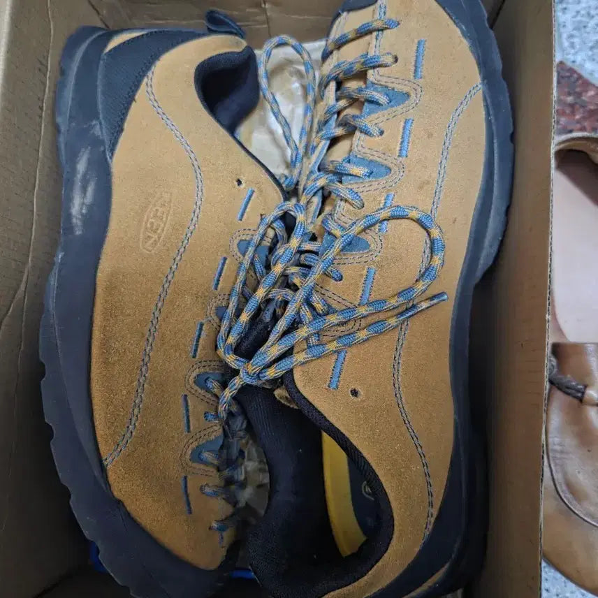 [BUNJANG] KEEN Brown Suede Sneakers 270 / KEEN 킨 브라운 스웨이드 운동화 270