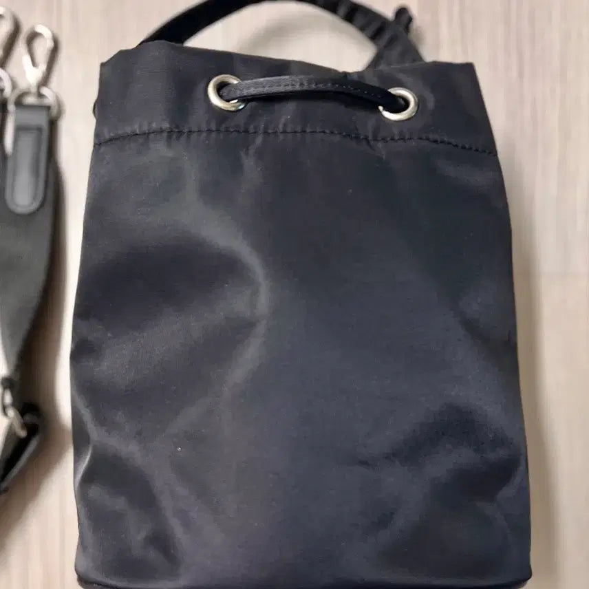 [BUNJANG] Kangol Day Retrocore Bucket Bag Crossbody Black / 캉골 데이 레트로코어 버켓백 버킷백 크로스백 블랙